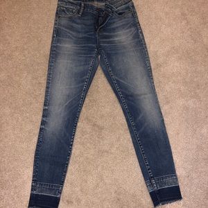 Lucky Brand low waisted skinny jeans. Size 0/25